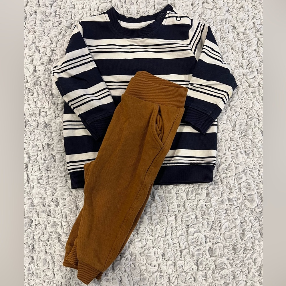 Sweater set 6-9mos